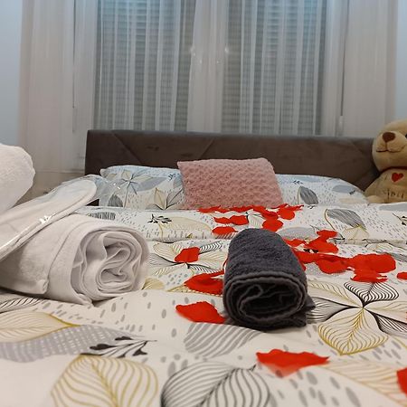 Apartman "Airplane" سراييفو المظهر الخارجي الصورة